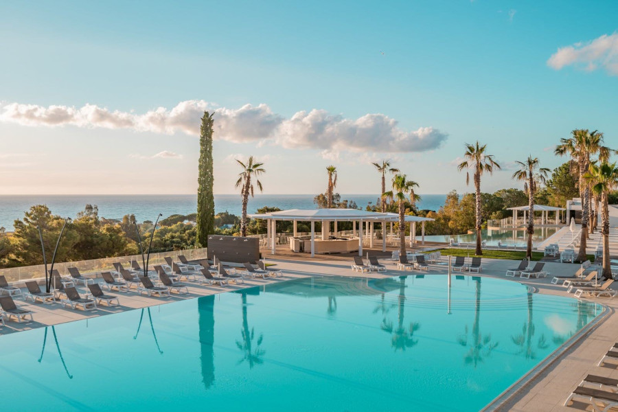 piscina hotel Costa Verde Cefalù